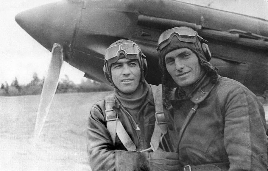 советские летчики, истребитель миг-3, 402 иап