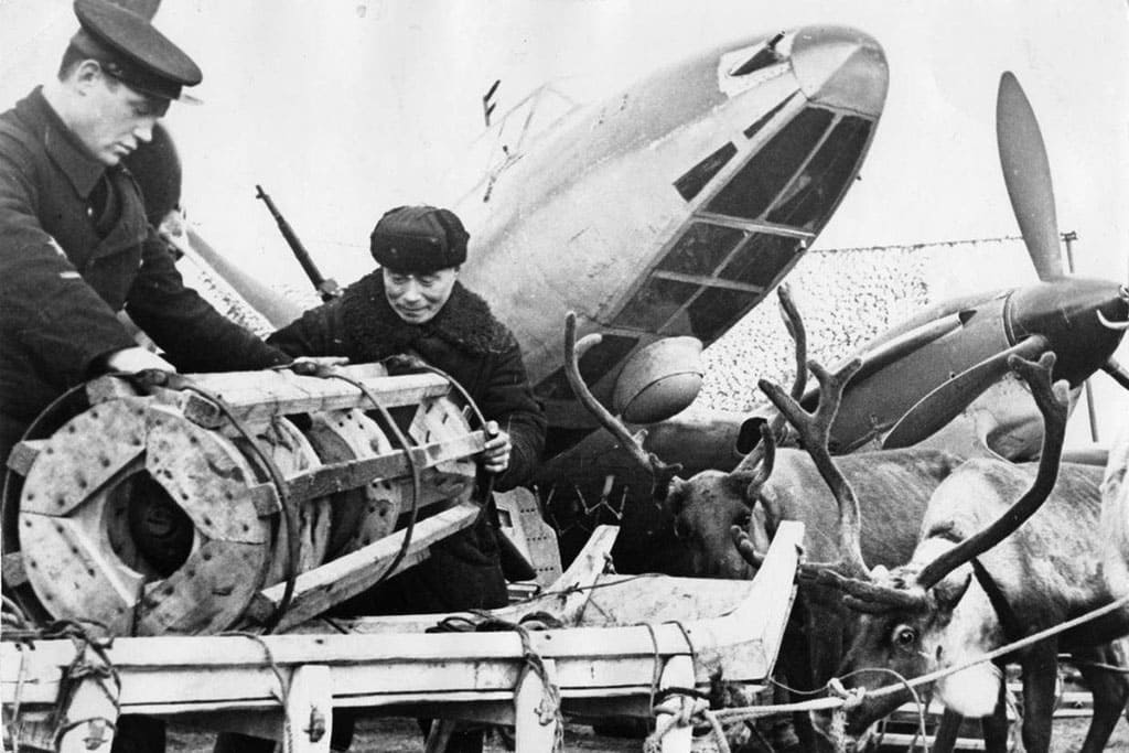 бомбардировщик Пе-2, самолет, боковые панели остекления