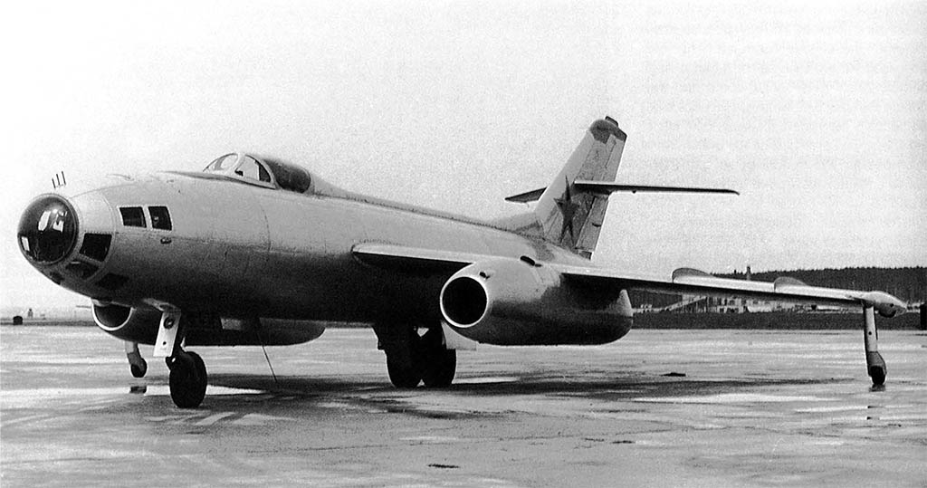 фронтовой разведчик Як-25Р, самолет-разведчик, двигатель РД-5А, перехватчик Як-25