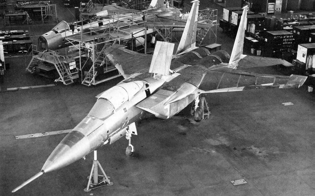 планер самолета YF-15A, вооружение самолетов, технические требования