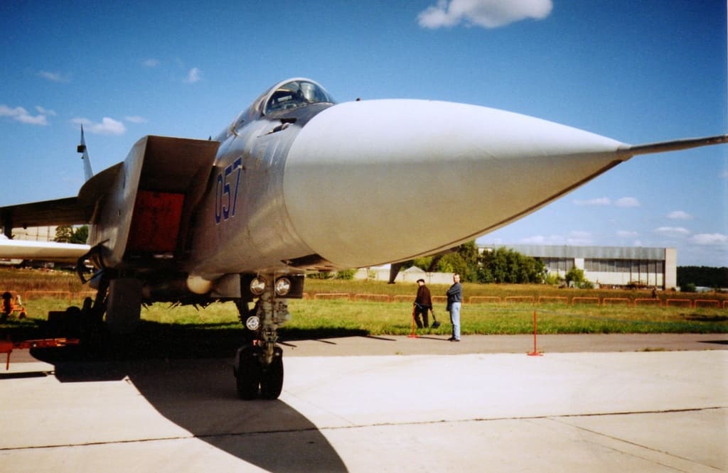 самолет миг-31, перехватчик миг-31м, ависация ссср, авиационный комплекс перехвата