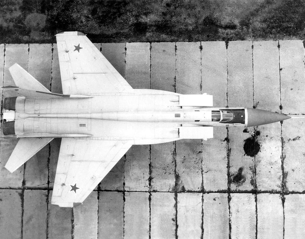 самолет миг-31, перехватчик миг-31м, ависация ссср, вооружение миг-31