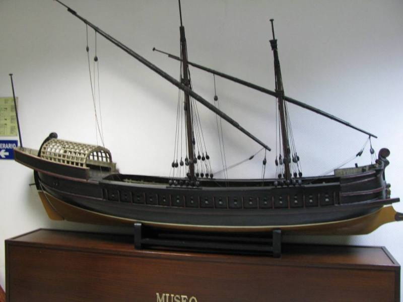 Модель боевого корабля античных времен