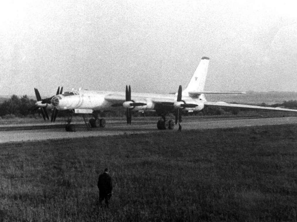 бомбардировщик ту-95, аэродром Хвалынка, самолет ту-95