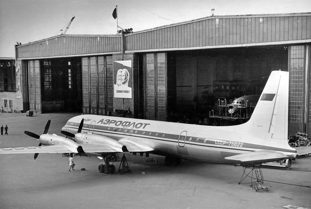 турбовинтовой самолет, пассажирский самолет, самолет ил-18
