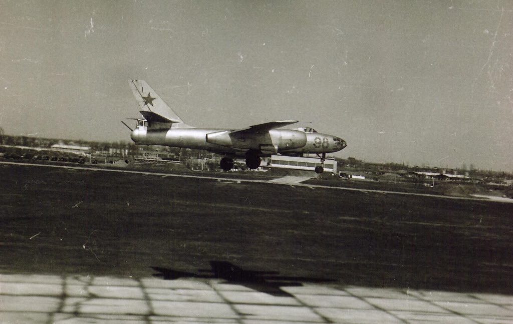 реактивный бомбардировщик, самолет ил-28, служба в венгрии