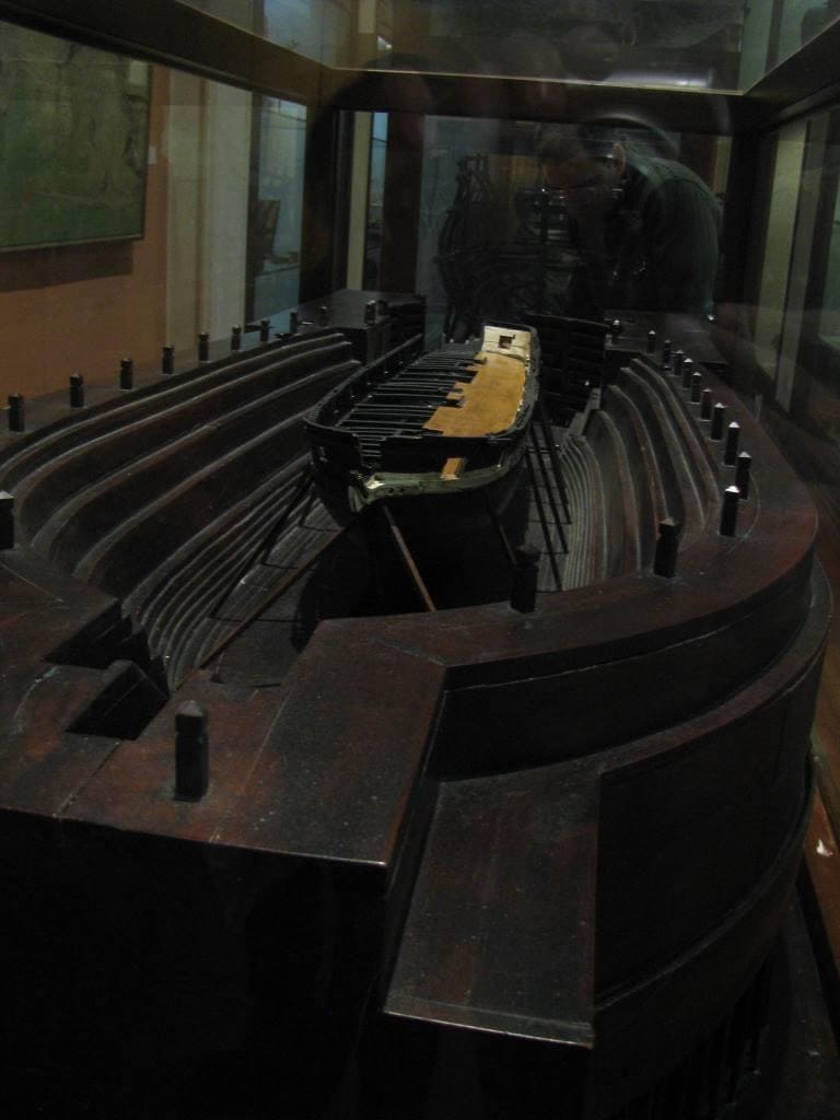 Модель сухого дока, который использовался для капитального ремонта кораблей