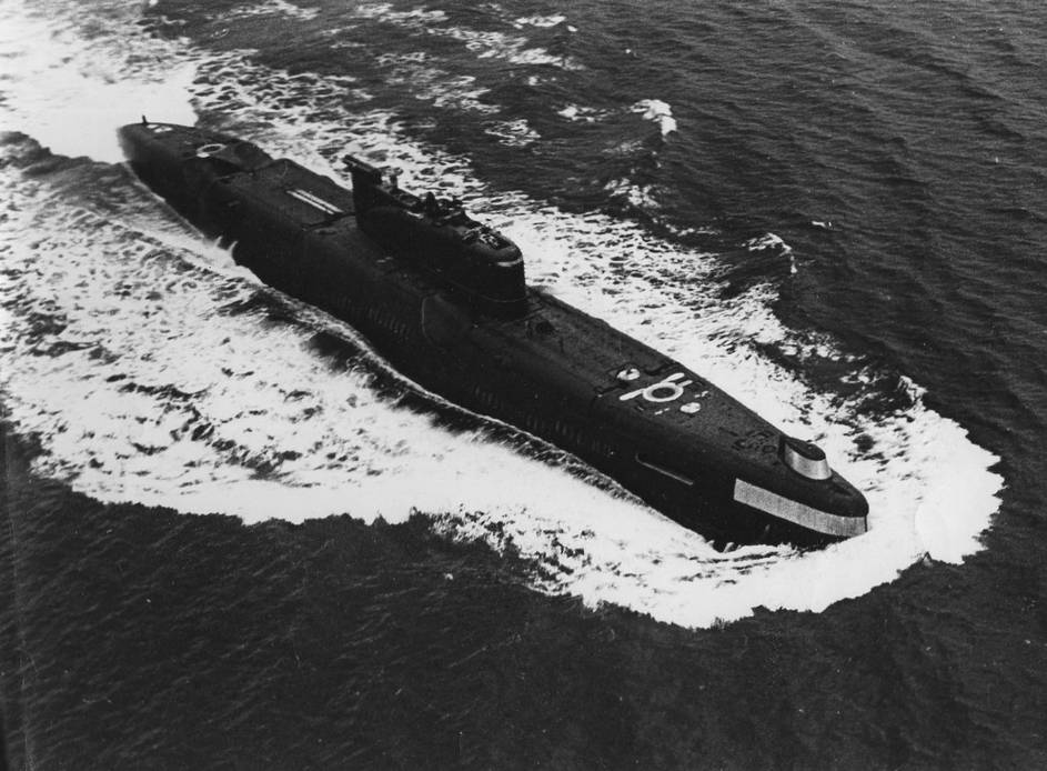 Океанская дизель-электрическая подводная лодка проекта 651 – носитель четырех пусковых установок для крылатых ракет 4К88 комплекса П-6