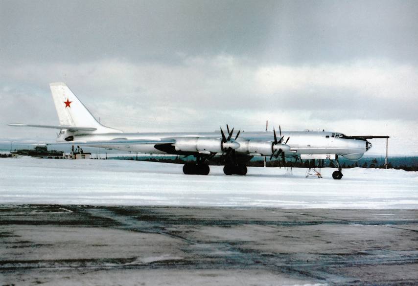 Опытный самолет Ту-95РЦ, переоборудованный из Ту-95М № 8800510 – носитель морской системы разведки и целеуказания «Успех»