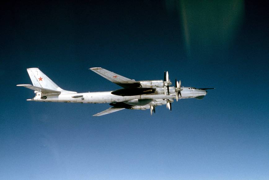 Самолеты системы «Успех-У» Ту-95РЦ участвовали в больших маневрах трех флотов 1985 года в Атлантике