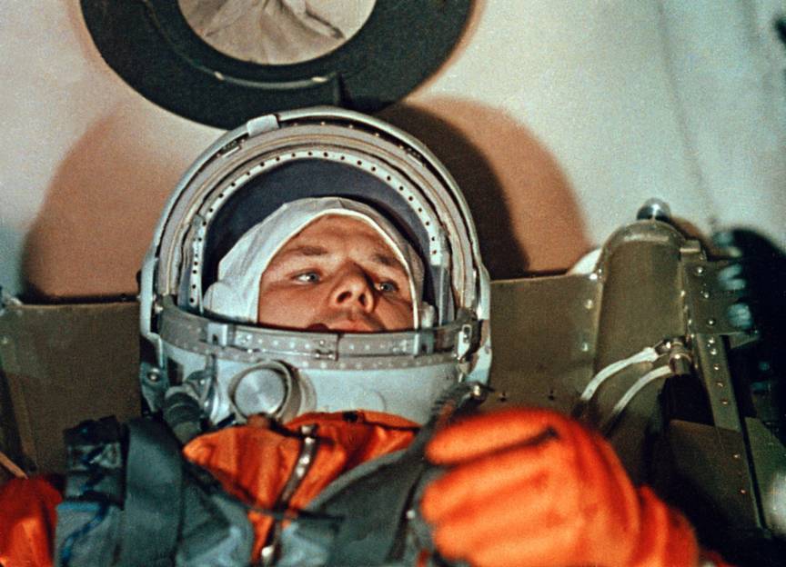 Космонавт №1 Юрий Гагарин в кабине космического корабля «Восток-1»