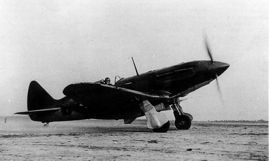 Самый массовый советский новый истребитель МиГ-3 не имел себе равных по скорости и высотности, он мог эффективно решать задачи противовоздушной обороны, однако над линией фронта уступал более маневренным истребителям Мессершмитт 109