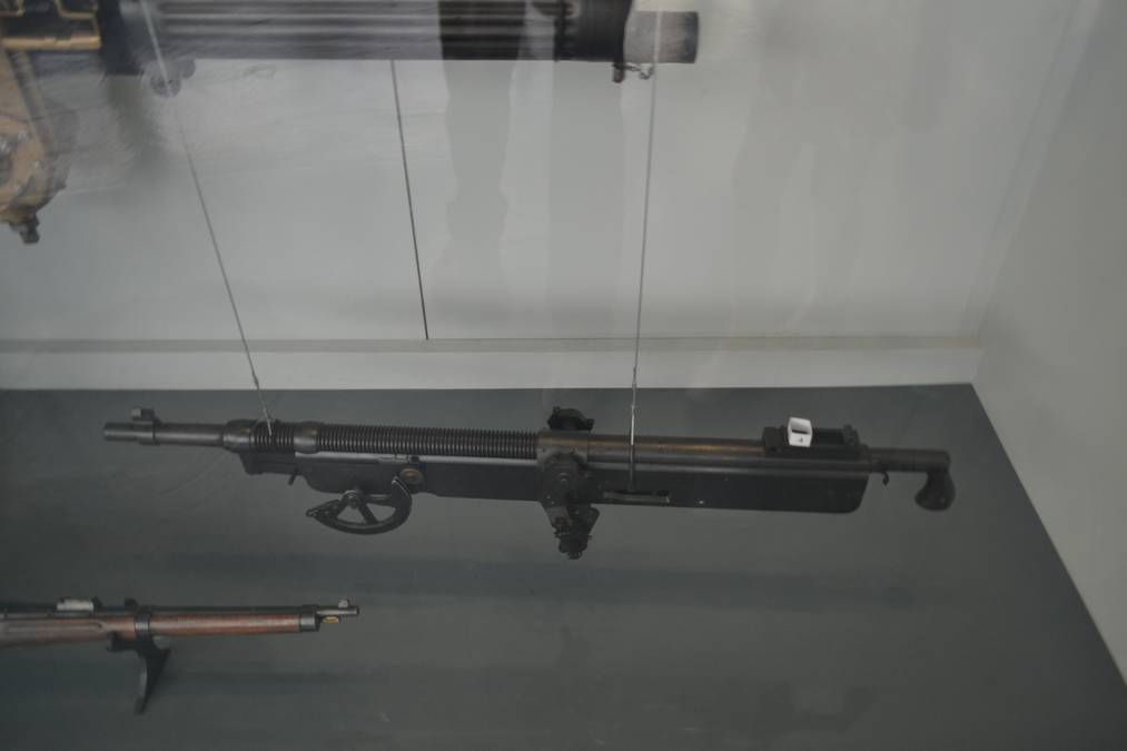 Пулемет Кольт-Браунинг М.1895 калибра 7,62 мм – переделка американского пехотного станкового пулемета для неподвижных курсовых установок самолетов. В частности такой пулемет был установлен на нескольких самолетах Моран N, воздушный винт которых имел отсекатели пуль
