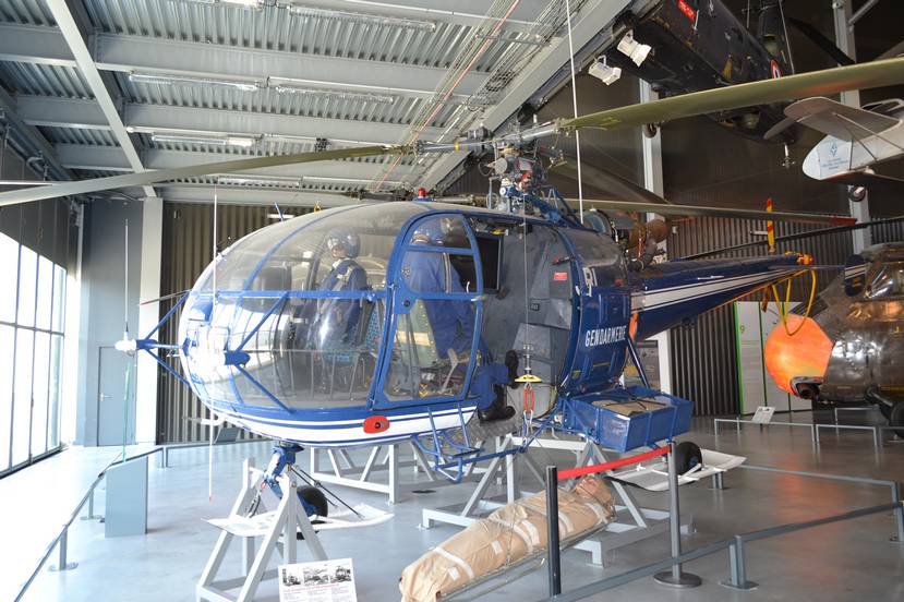 Многоцелевой вертолет Зюд Авиасьон / Аэроспасьяль SA319B «Алуэтт» III, который хранится в Ле-Бурже, принадлежал французской жандармерии – по-нашему, внутренним войскам, которые там подчиняются и министерству внутренних дел, и министерству обороны.