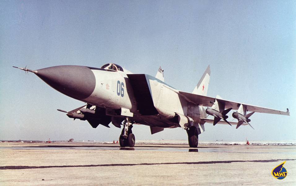 Предсерийный перехватчик МиГ-25П выпуска ГАЗиСО – один из самолетов, принимавших участие в Государственных испытаниях