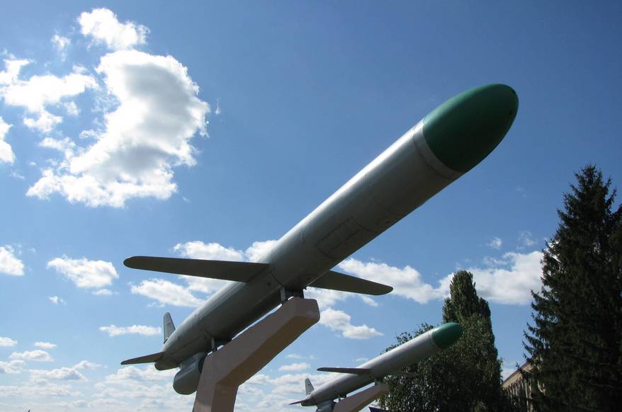 Крылатая ракета Х-55 имела дальность до 2500 км и круговое вероятное отклонение в несколько десятков метров. Она проникала сквозь барьеры ПВО, благодаря малой заметности и полету на предельно малой высоте