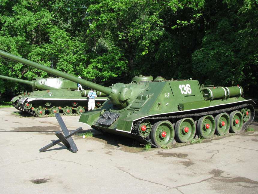Без участия СУ-100 не обошелся и штурм Берлина