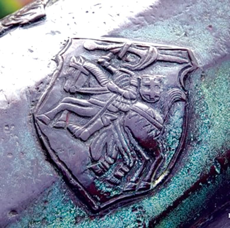 ревельская пушка Красный лев, литовский герб Погоня