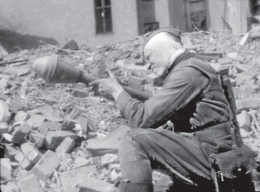советский солдат, солдат с панцерфаустом, противотанковое средство