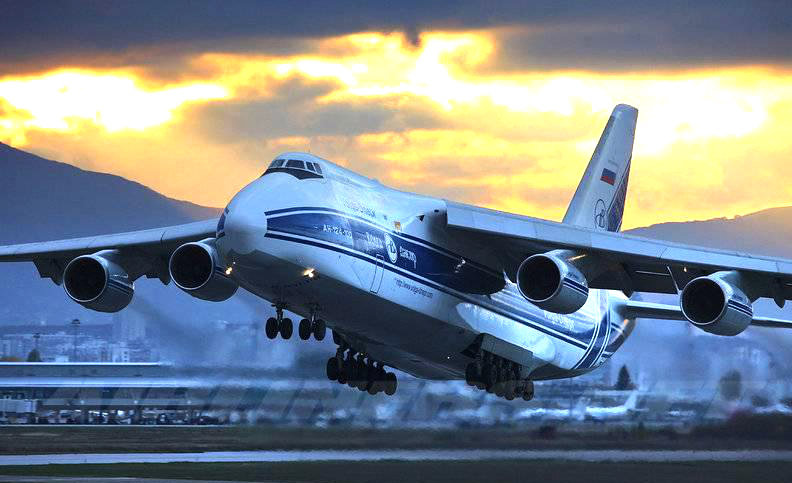 Ан-124 Руслан транспортный самолет Украина