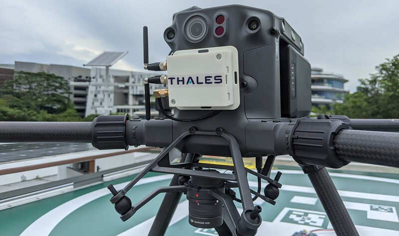 В Сингапуре испытывают  систему мониторинга полётов дронов, которая позволяет управлять ими вне прямой видимости