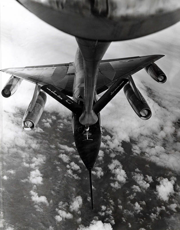 Рекордный бомбардировщик B-58 Hustler