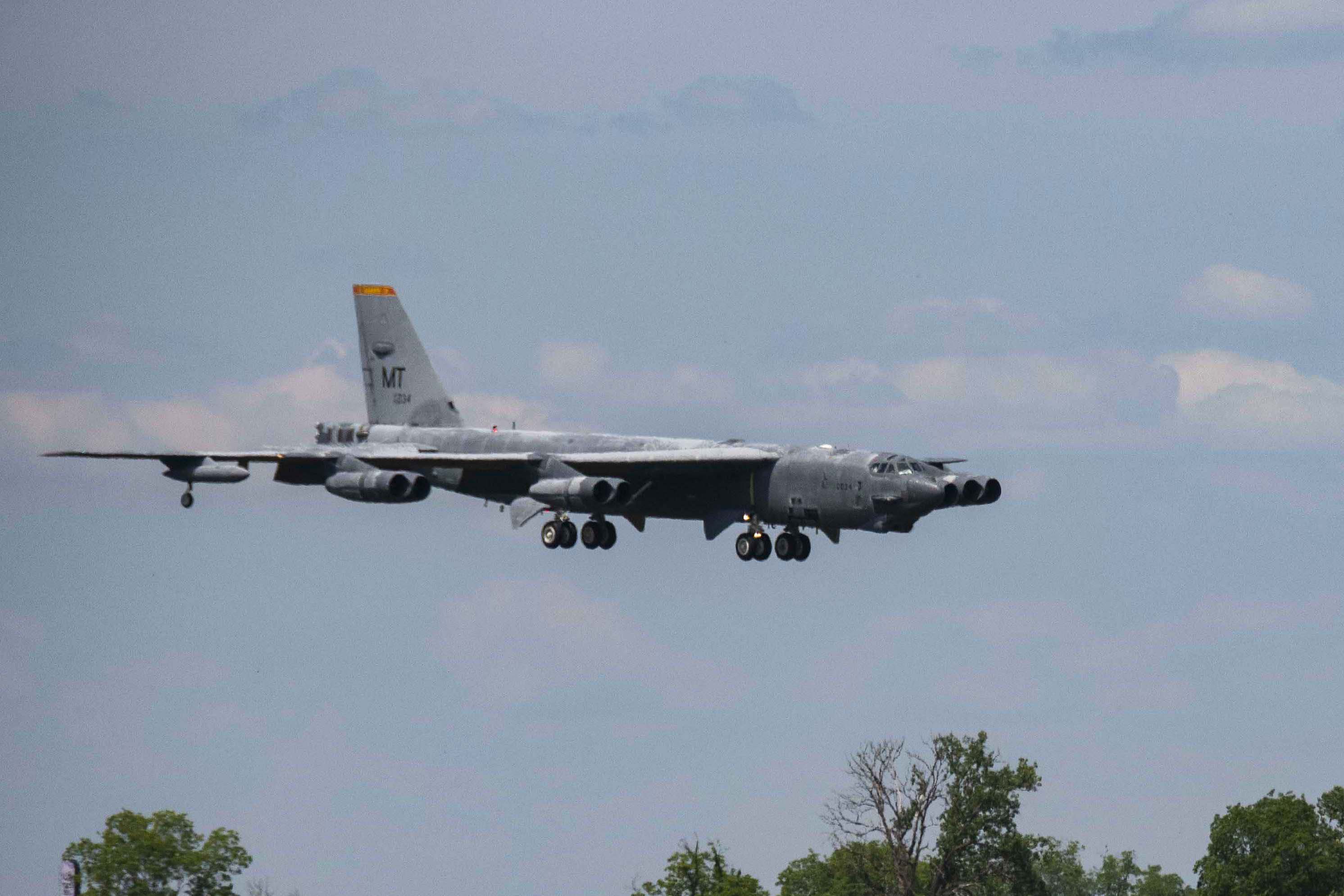 Культура хранения. ВВС США восстановили второй бомбардировщик B-52 с консервации
