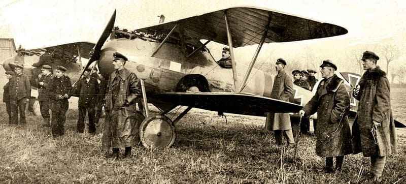 Пилоты, механики, военная авиация, Австро-Венгрия, Альбатрос D V