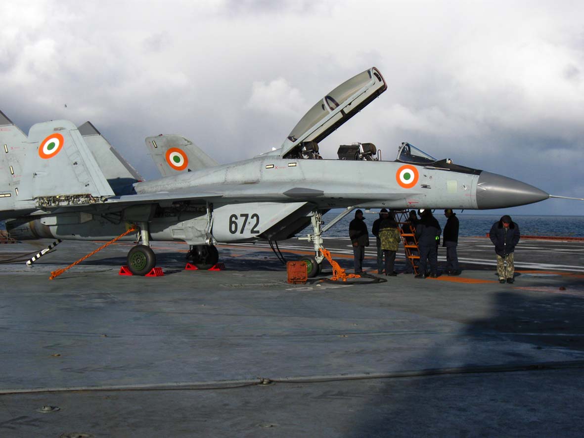 истребитель МиГ-29КУБ ВМС Индии