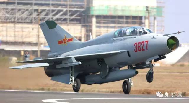 Один из последних двух учебно-тренировочных истребителей JJ-7А, сданный 22 марта 2017 г. Занявшая 58 лет эпопея серийного выпуска МиГ-21 завершается?