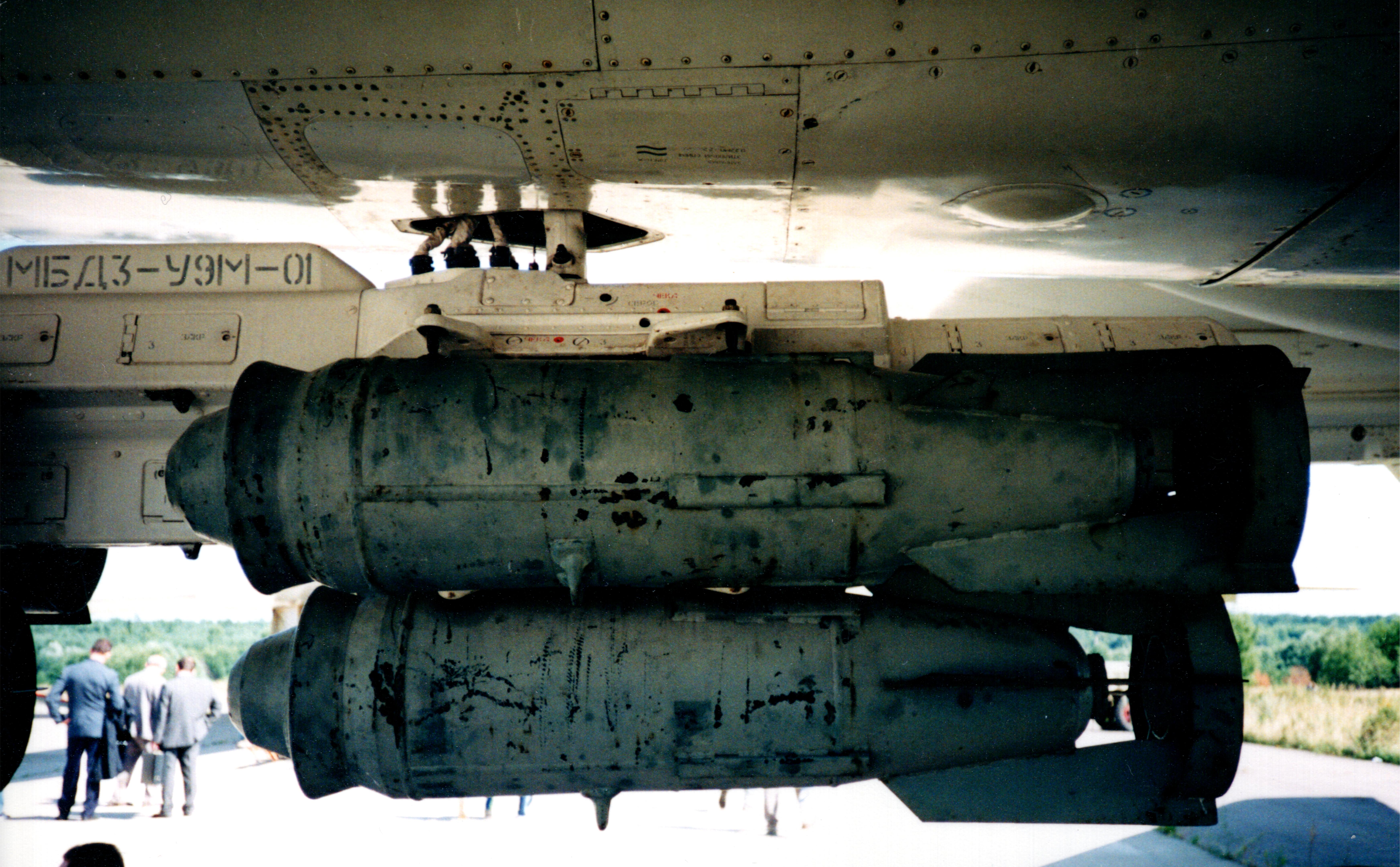 На четырех держателях МБД3-У9-68 можно подвесить по 9 бомб ФАБ-250М54, а всего Ту-22М3 берет их 69 штук