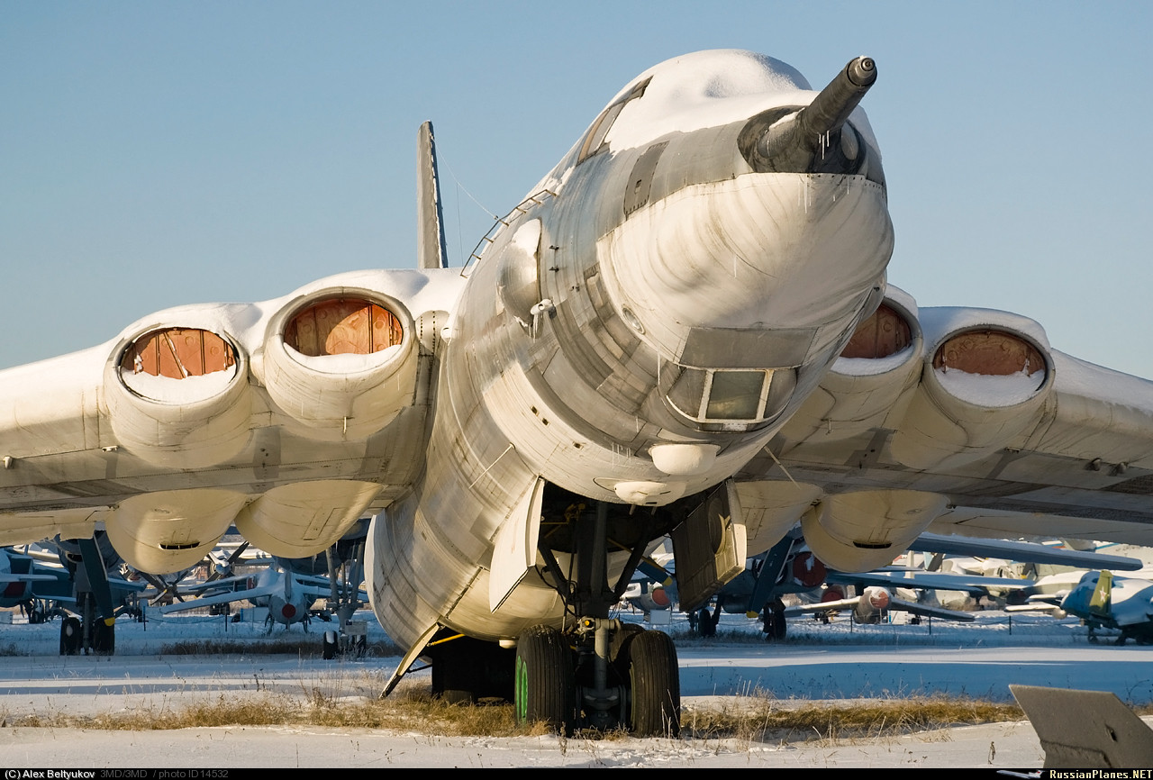Этот серийный межконтинентальный бомбардировщик Мясищева 3МД прослужил около тридцати лет в советской Дальней Авиации