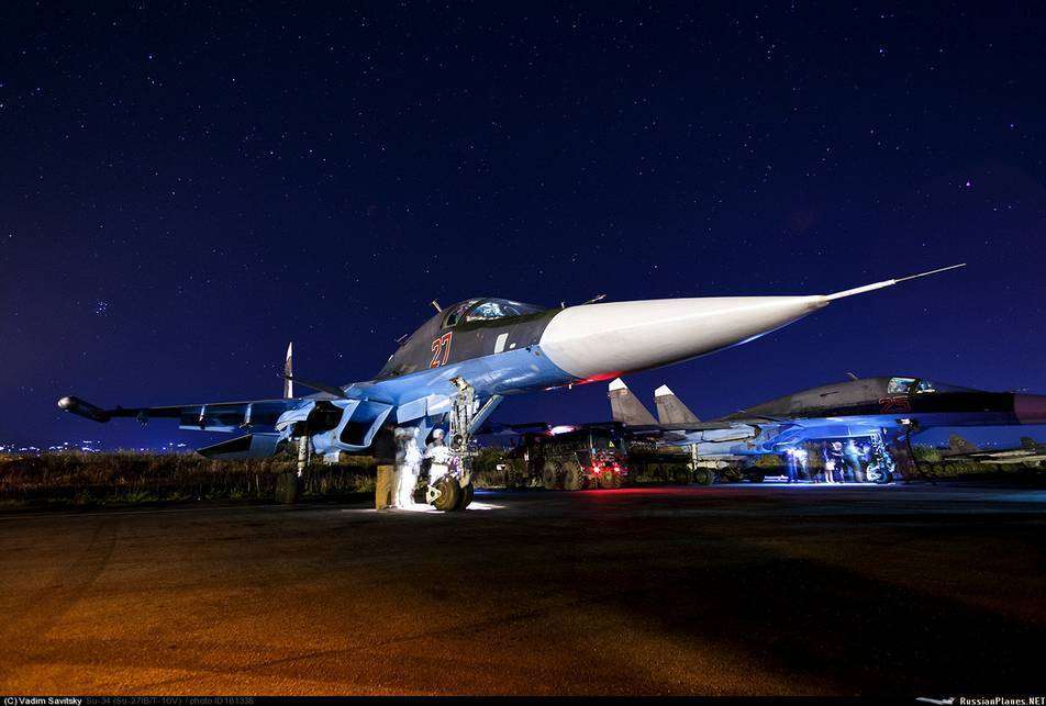 Самолеты Су-34 теперь можно увидеть не только на авиашоу, но и на аэродромах строевых полков