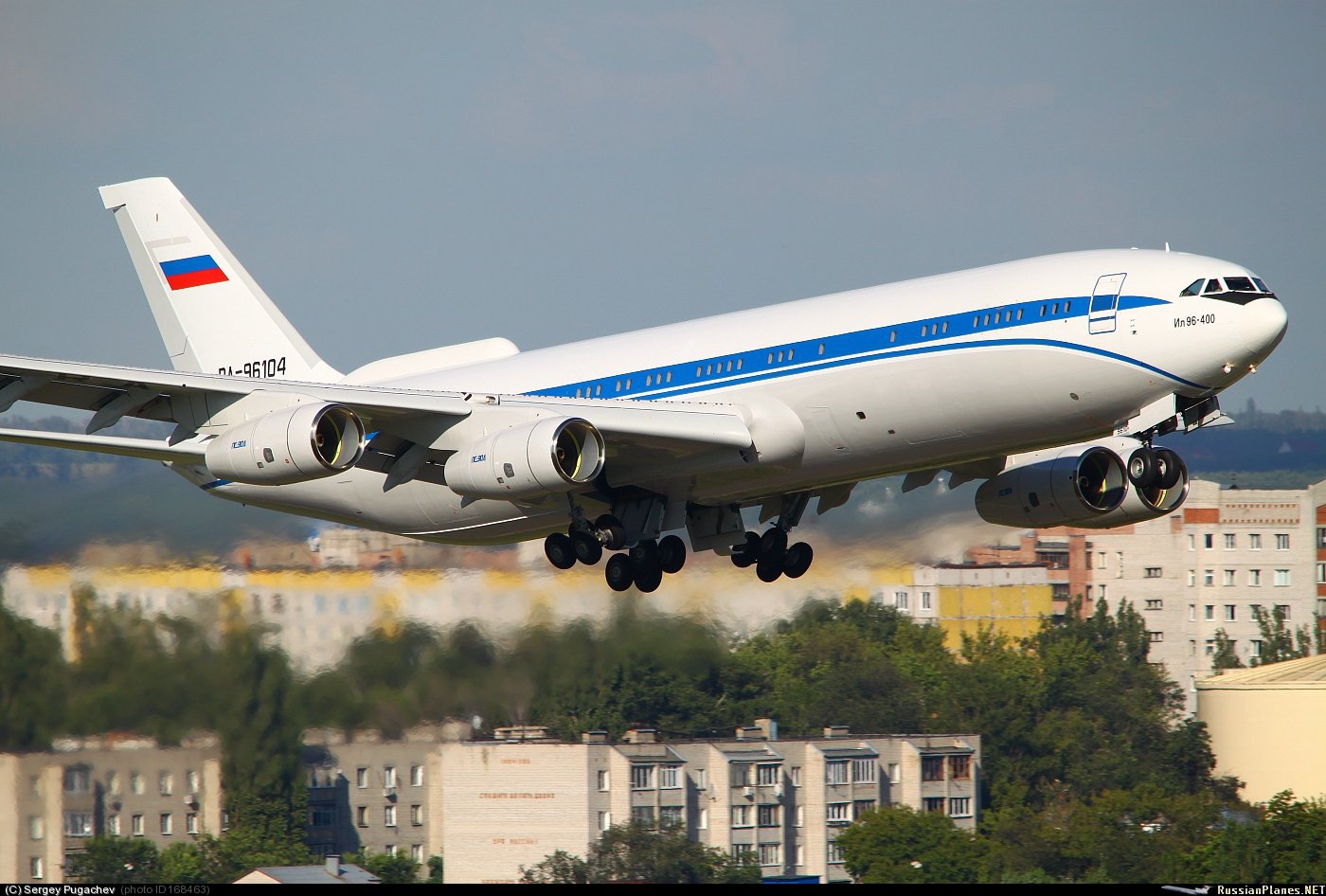 Воздушный командный пункт управления Ил-96-400ВПУ переоборудован из заказанного, но не оплаченного авиакомпанией «Полет» грузового Ил-96-400Т 