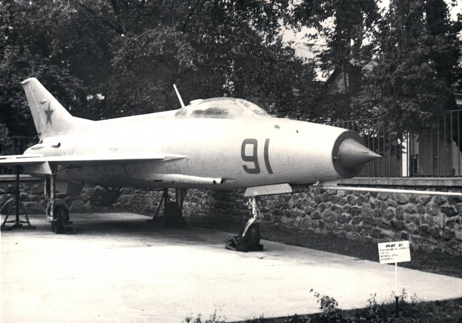 Истребитель МиГ-21Ф – первая серийная модификация знаменитого самолета