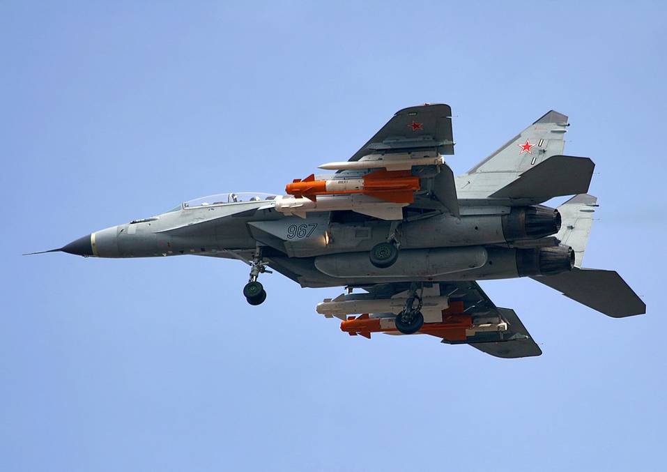 Первоначально базой для самолета МиГ-35 был двухместный многоцелевой истребитель МиГ-29М2