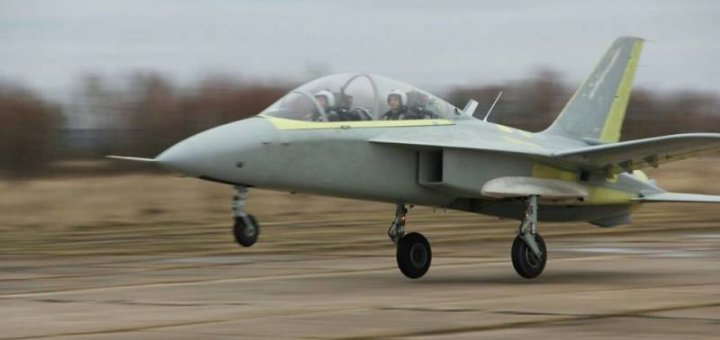 Первый полет реактивного учебно-тренировочного самолета СР-10 – 5 января 2015 г.