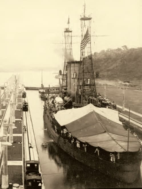 Броненосец «Миссури» Панамский канал, шлюз Мирафлорес