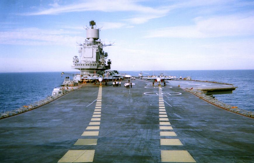 Взлётная палуба тяжёлого авианесущего крейсера