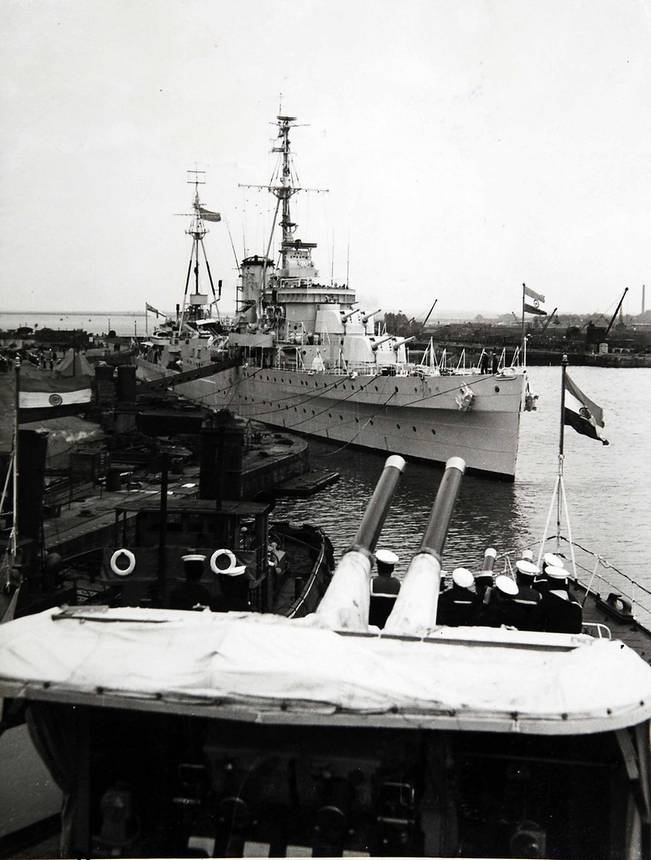 5 июля 1948 года – передача крейсера «Аякс» Индийскому флоту, где он уже под именем «Дели» (Dehli) до октября 1957 года будет флагманским кораблем