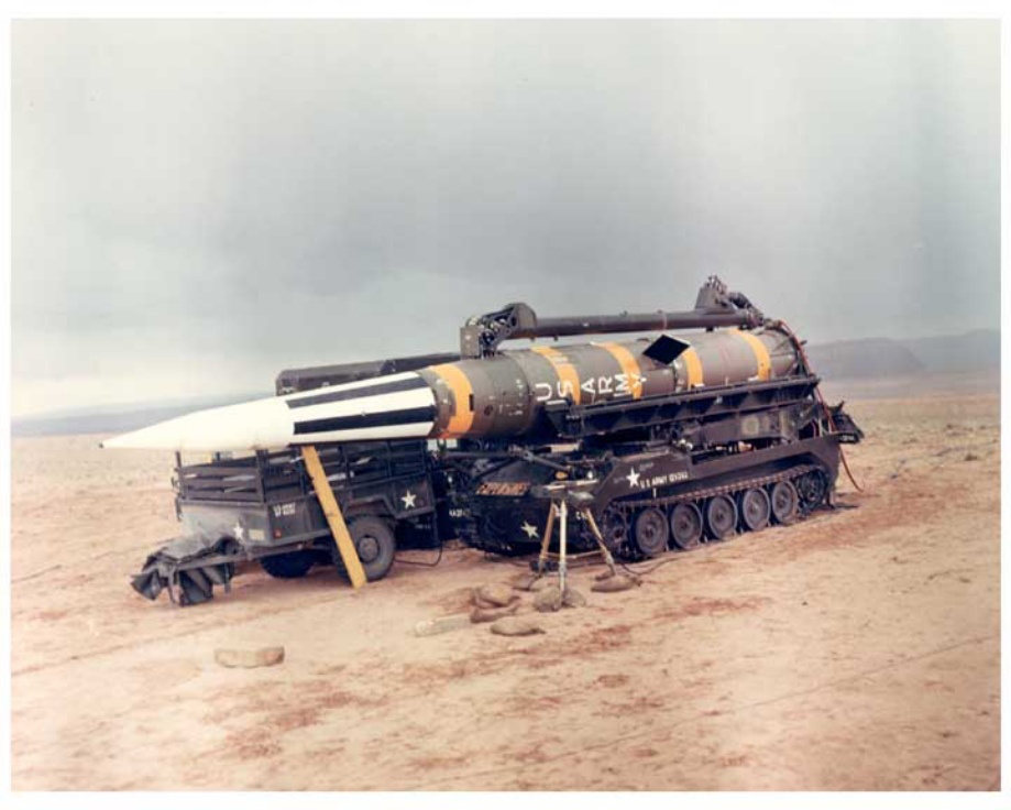 ракета pershing 1, американская ракета, гусеничный транспортер