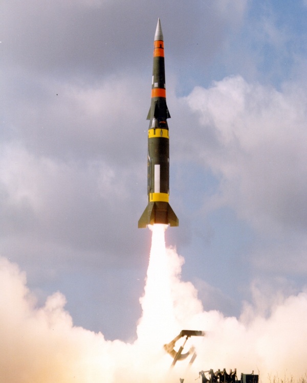 старт ракеты, ракета средней дальности, ракета pershing ii