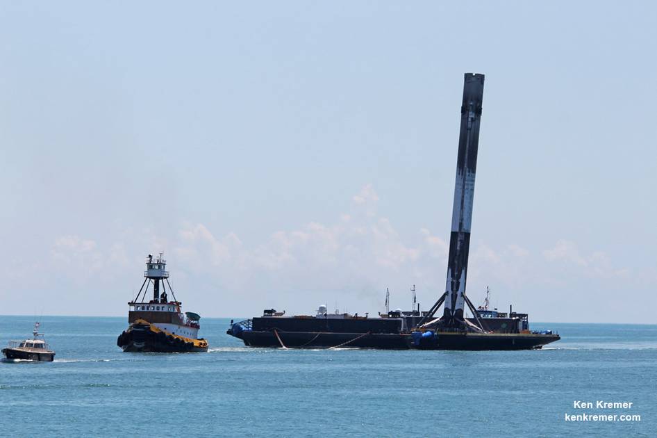 Так выглядит морская платформа после посадки возвращаемой ступени ракеты «Фалкон 9»