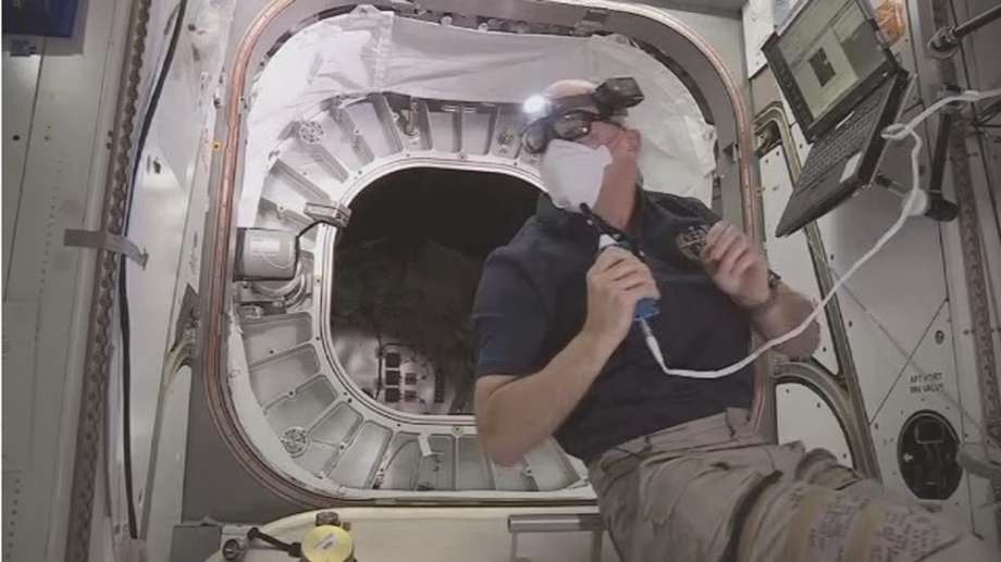  6 июня астронавт NASA Джефф Уильямс открыл люк BEAM и вошел внутрь с российским космонавтов Олегом Скрипочкой