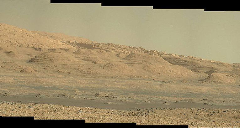 Марсоход Curiosity направляется к горе Шарпа