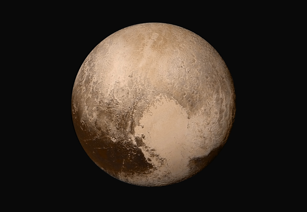 Плутон на удалении в видимом свете – 13 июля 2015 г. Камера Long Range Reconnaissance Imager (LORRI) снимала с расстояния 768000 км от поверхности