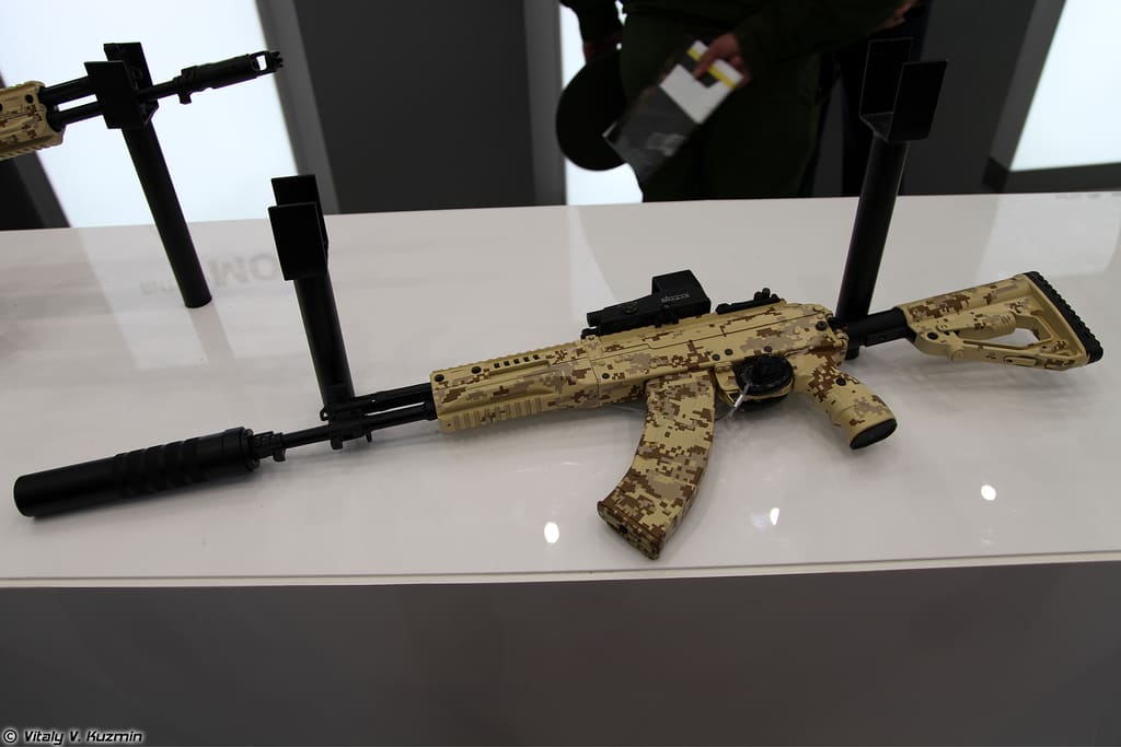 АК и снайперские винтовки. «Рособоронэкспорт» привезет стрелковое оружие на IDEF-2021