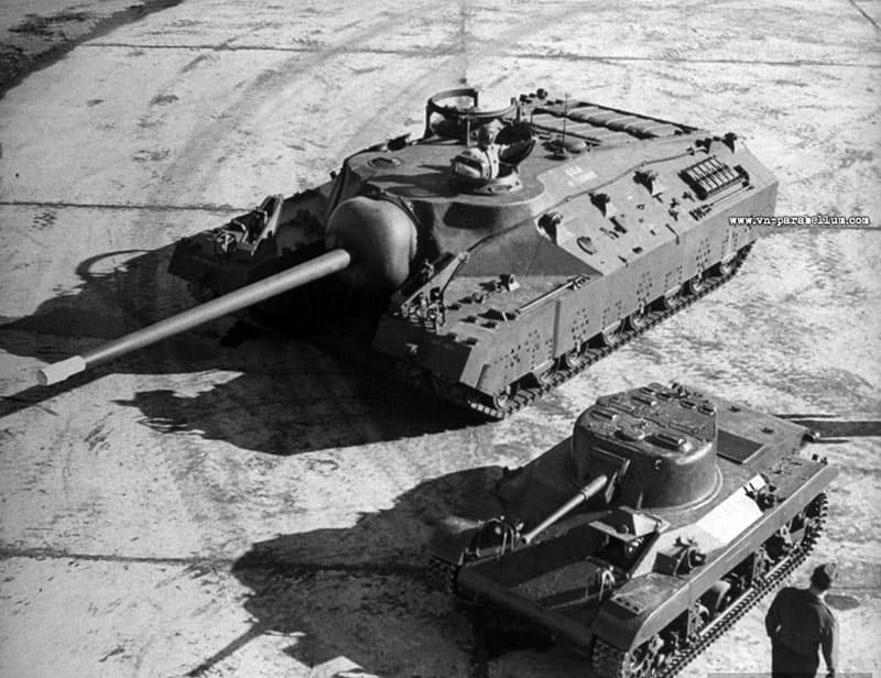супертяжелый Т28, М5 Стюарт, легкий танк