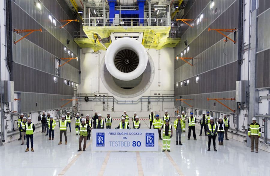 Rolls-Royce создает самый большой в мире авиадвигатель с уникальными лопатками вентилятора