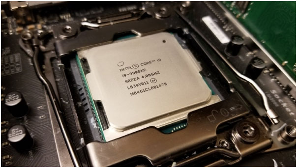 Intel Core i9 9990XE, чип, десктоп, процессор